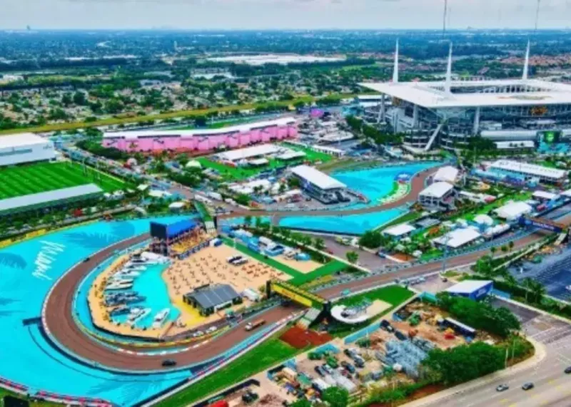 تغییر بزرگ خانه مسی: تعویض چمن فقط در سه روز!