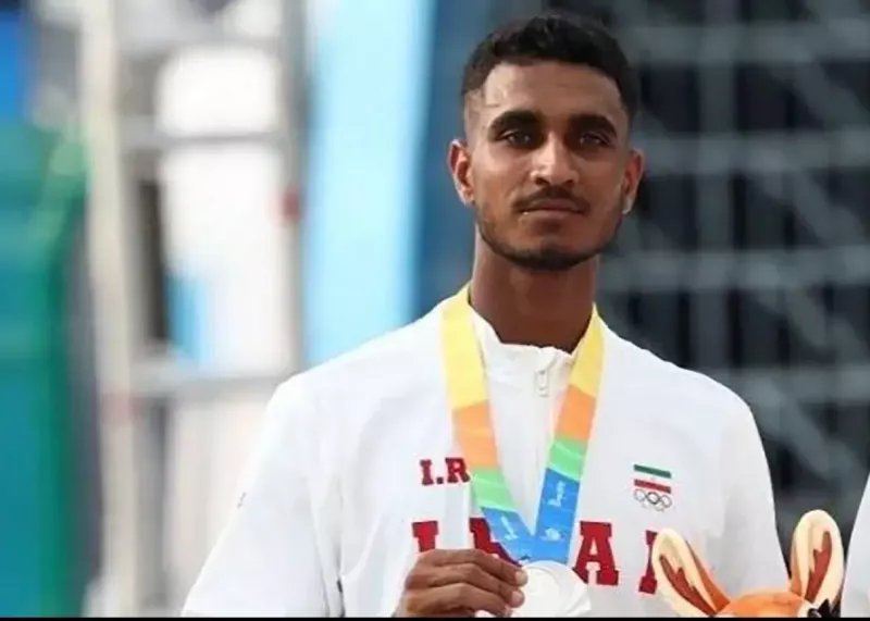 مدالم را به بچه‌های میناب تقدیم می‌کنم