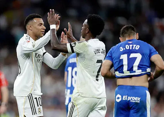 به دلایل غیر فوتبالی! وفای پرز به وینی و امباپه