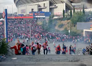 درگیری عجیب‌وغریب پلیس با هواداران اتلتیکو