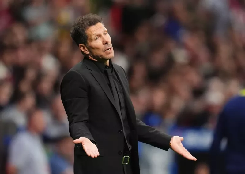 درگیری سیمئونه با ستاره آرسنال! (عکس)