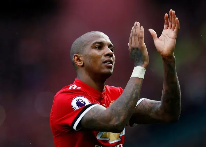 خداحافظی ستاره سابق یونایتد در ۴۰ سالگی!