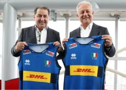 عکس یادگاری ولاسکو با پیراهن قهرمان جهان و المپیک