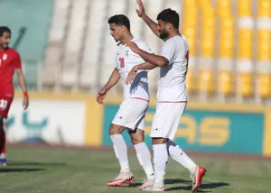 گل شماره 7 کنعانی با لباس ایران (عکس)