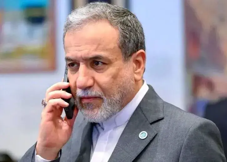 گفتگوی تلفنی عراقچی و همتای پاکستانی‌اش