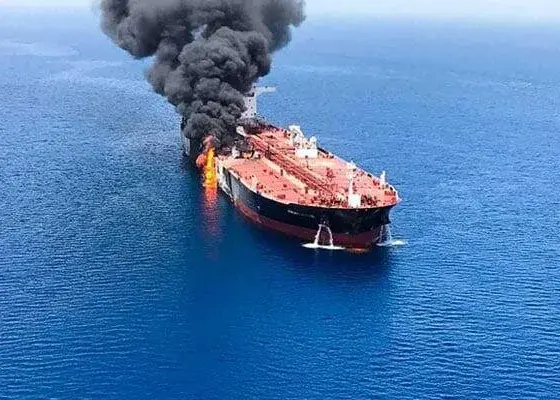 نفتکش امارات در تنگه هرمز هدف قرار گرفت 