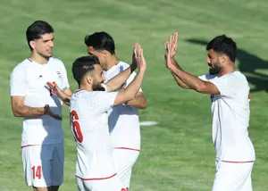کنعانی در تدارک گل جدید با لباس ملی
