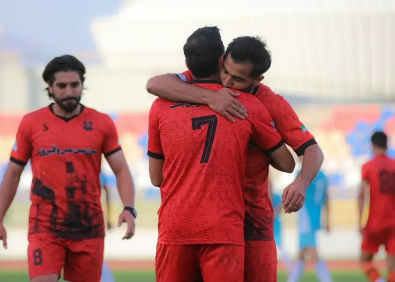 برد صدرنشین لیگ یک بعد از ۳ امتیاز جنجالی