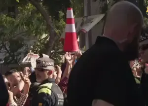 بارسایی‌ها خطاب به آربلوا: بمان مخروط، بمان!
