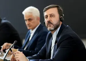 غریب آبادی به آمریکا: میزبان حق خرابکاری ندارد!‌