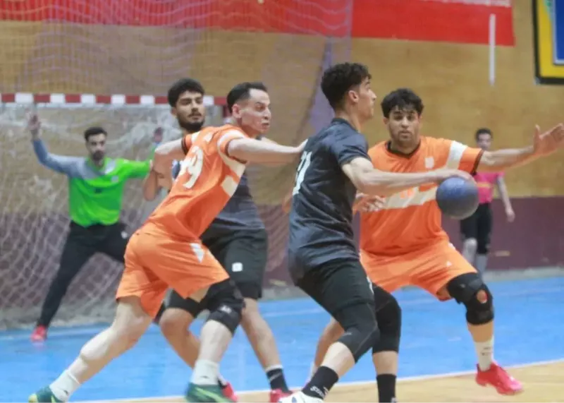 استقلال و مس همچنان در کورس قهرمانی