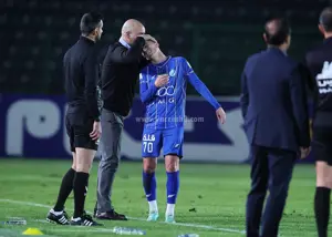 موضع سرمربی استقلال درباره جدایی خارجیها