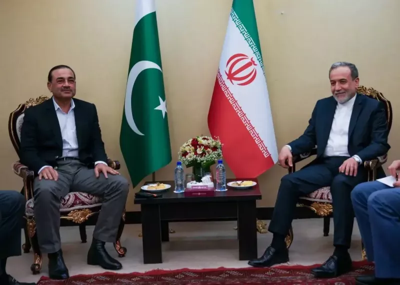 گفت وگوی فرمانده ارتش پاکستان با عراقچی برای توافق
