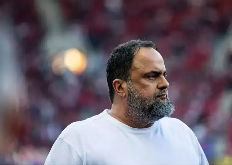 دعوا و بزن بزن جنجالی‌ترین رئیس فوتبال جهان!
