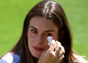 ملکه بارسلونا با گریه خداحافظی کرد 