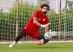 علی بیرو: مریض دارم، یک گل می‌خوام!