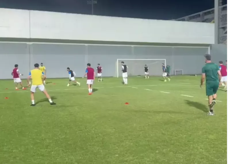 ملیپوشان پس از بازی در ورزشگاه ماندند!