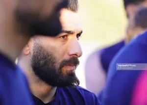 حمایت اخباری از شاگرد خط خورده با جملات انگلیسی