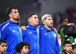 لیست پاراگوئه: ارتش آلبی‌روخه با انسیسو و آلمیرون