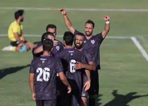 بمب آبی‌ها بالاخره پرسپولیسی می‌شود