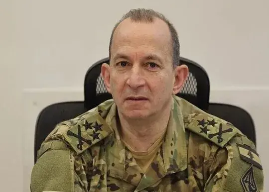 فرمانده ارتش لبنان به پاکستان سفر کرد