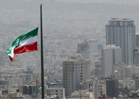 طوفان در تهران آغاز شد