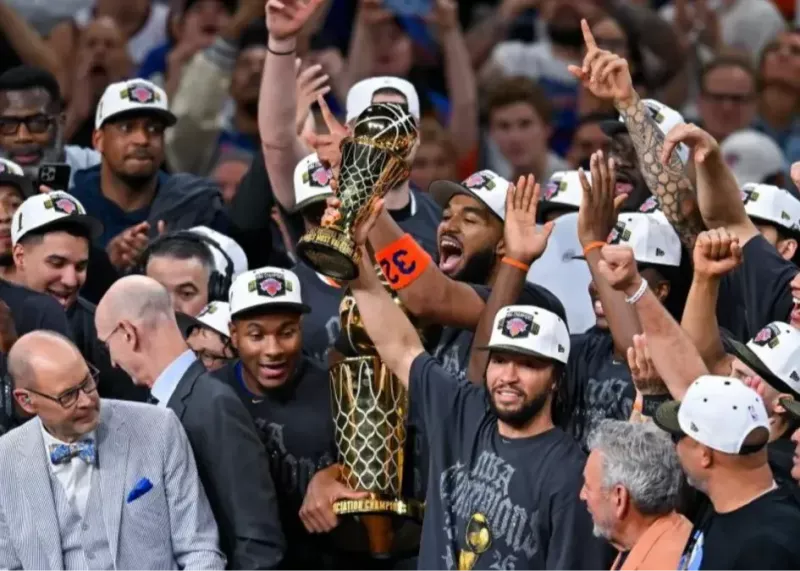 پس از ۵۳ سال: نیویورک نیکس قهرمان NBA شد