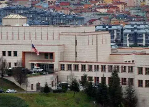 تیراندازی در محوطه سفارت آمریکا در لبنان