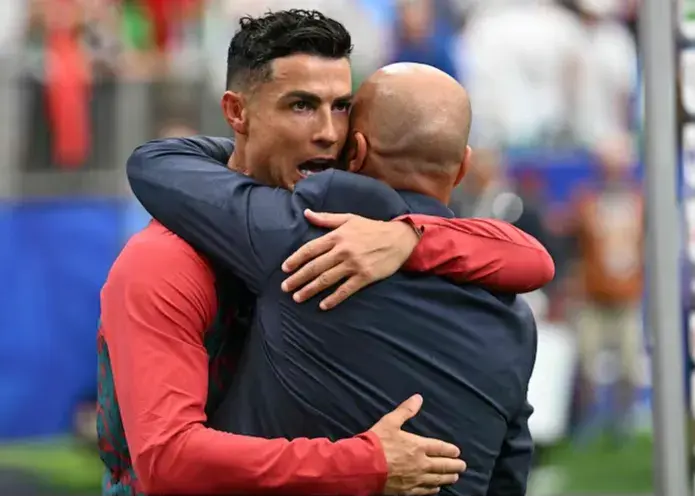 رونالدو قهرمانی جهان را بغل کرد!