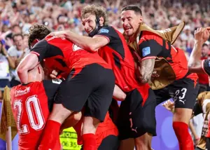 سرمربی اتریش: وقتی 3-2 عقب می‌افتی باید بمیری!