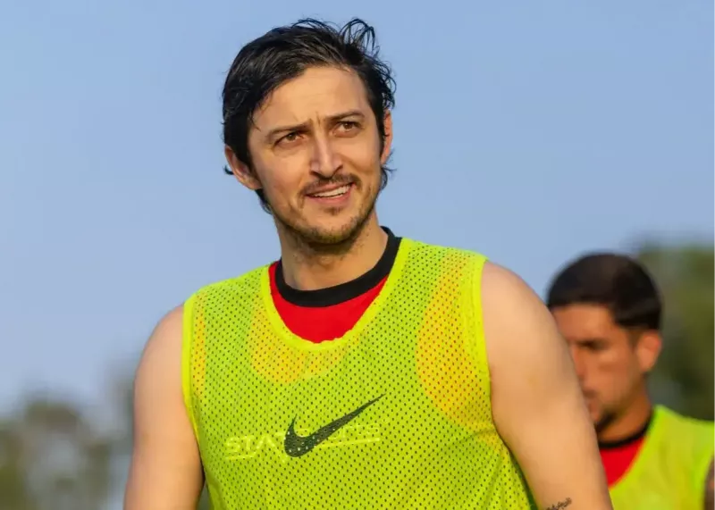 سردار منتظر ورود عزت به باشگاه (عکس)