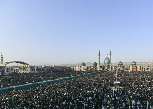 قم در قاب وداع با قائد امت