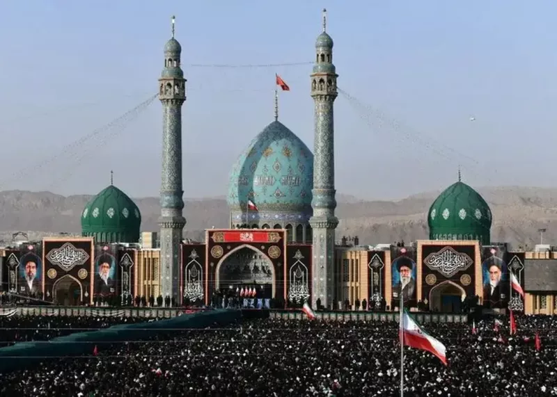 حیرت رسانه‌های خارجی از تشییع باشکوه رهبر شهید