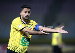 محمد کریمی با سپاهان تمدید کرد