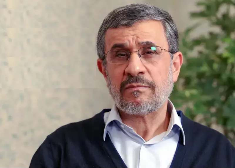 حضور محمود احمدینژاد در سفارت قطر (عکس)