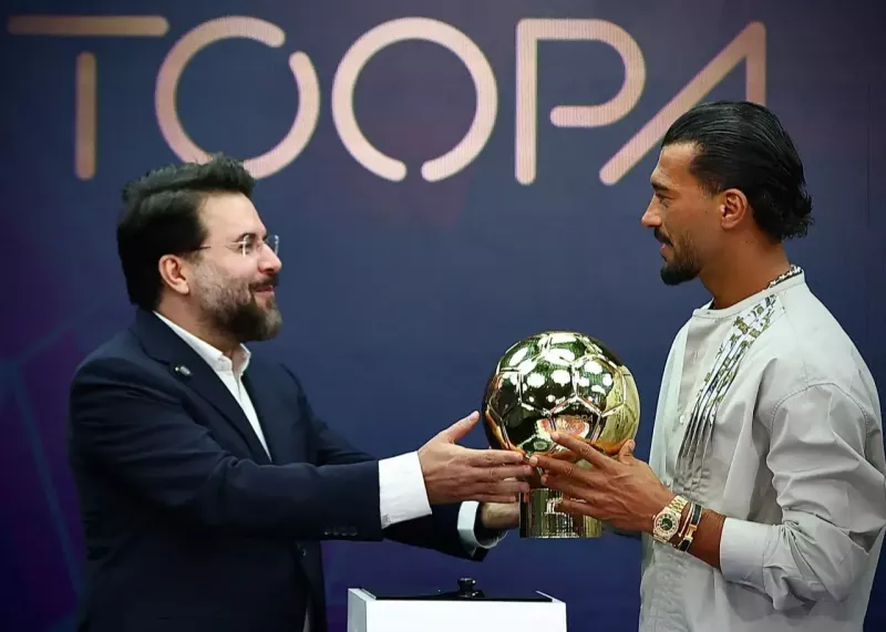توپ طلا به رامین رضاییان رسید