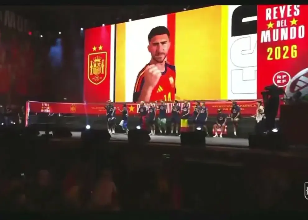 طعنه لاپورت به فرانسه با آهنگ فرانسوی در جشن قهرمانی اسپانیا