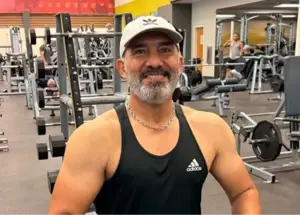 ‌خیره‌کننده‌: عابدزاده لگد می‌خورد، تسلیم نمی‌شود!