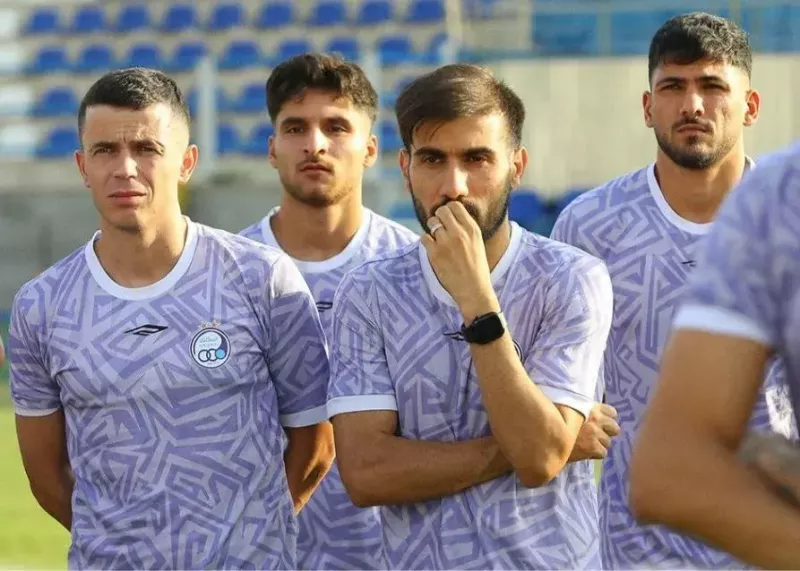 بازیکن مصدوم استقلال در محل تمرین حاضر شد