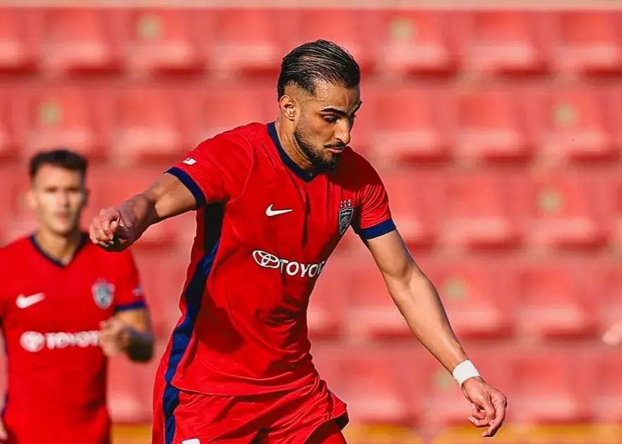 یک پرسپولیسی در اسپانیا جولان می‌دهد!