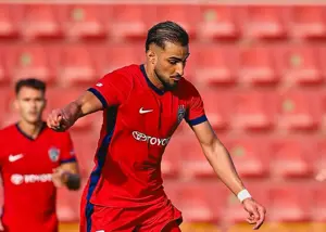 یک پرسپولیسی در اسپانیا جولان می‌دهد!