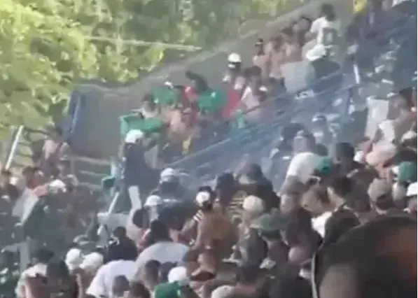 آشوب و بزن بزن هواداران در فوتبال کلمبیا