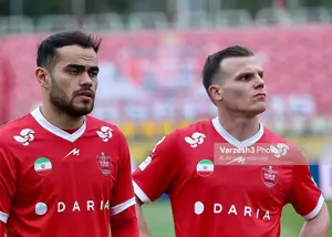 مدافع مازاد پرسپولیس: بگذارید بمانم و رقابت کنم!