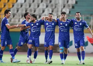 استقلال با سه گل به استقبال لیگ رفت
