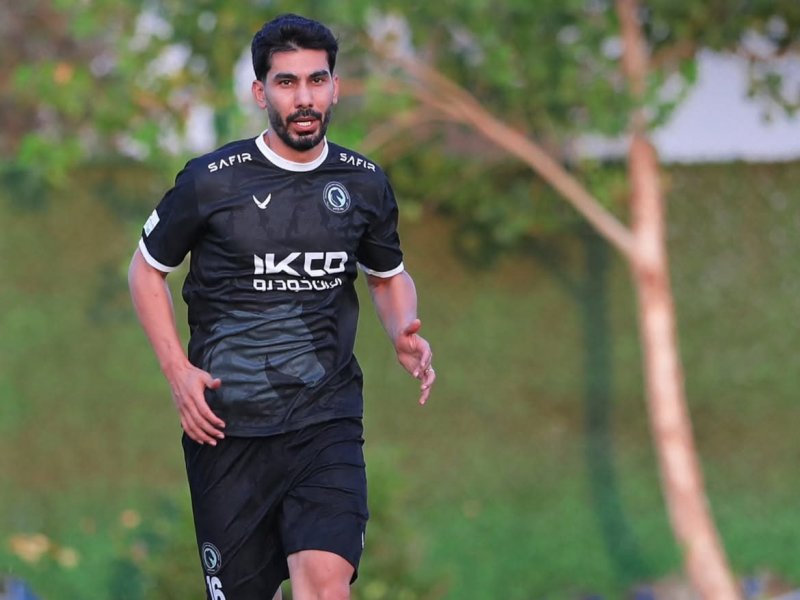 لباس 10 فیروزهای برای مهاجم پرسپولیس
