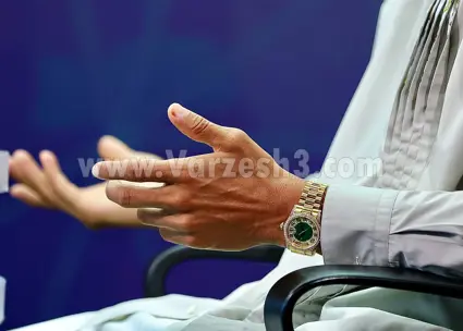 دست‌های رامین آماده کدام امضا؟