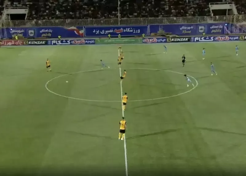 گزارش زنده: چادرملو ۰ _ سپاهان ۰
