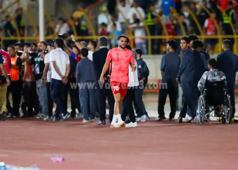 مشهورترین تماشاگر خارجی برتری پرسپولیس! (عکس)