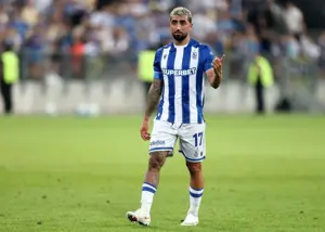 صیادمنش و شنای موفق در آب عمیق!
