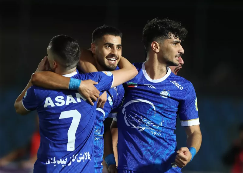 استقلال سه سال جوان‌تر از پرسپولیس!